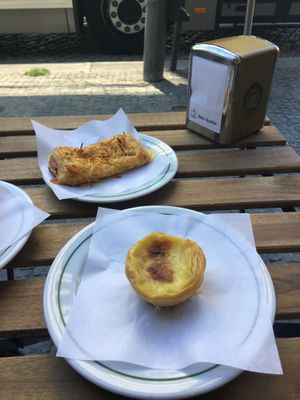 Vegan Pasteis de Nata & cheese sausage pastry at Pastelaria Tupi in Porto