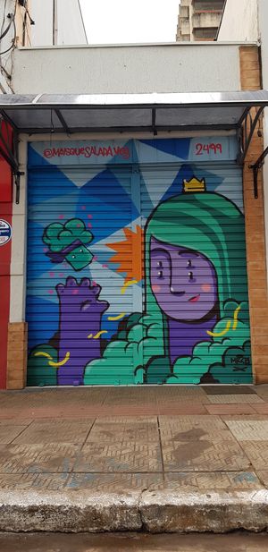 Fachada com grafite do artista visual Mareco. at Mais Que Salada in Campo Grande