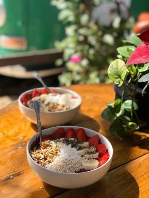 breakfast smoothie bowl at Liefs in Tulum
