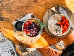 Bounty bowl and breakfast smoothie bowl at Liefs in Tulum