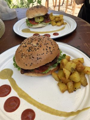 Bagel (great facon!) and pulled jackfruit burger  at Liefs in Tulum
