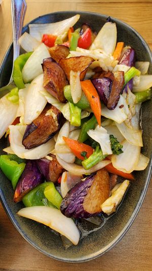 Eggplant dish with ONIONS...4 pieces of Broccoli at Kaosamai in Seattle