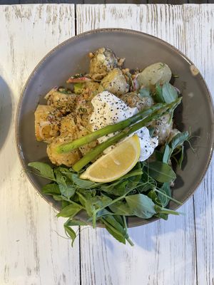 Potato salad with lentils and oatghurt at Farm2Table - Davidshall in Malmo