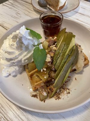 Pear & Almond waffles at Farm2Table - Davidshall in Malmo
