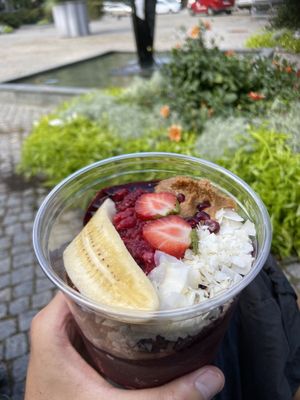Acaí bowl 🫐  at Farm2Table - Davidshall in Malmo