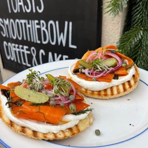 lox bagel at Farm2Table - Davidshall in Malmo