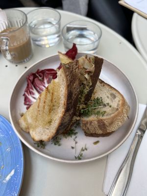 Artichoke bröd  at Farm2Table - Davidshall in Malmo