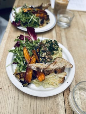 Hummus plateter  at Farm2Table - Davidshall in Malmo