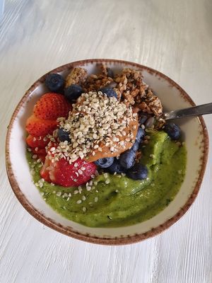 Green Smoothie Bowl at Farm2Table - Davidshall in Malmo