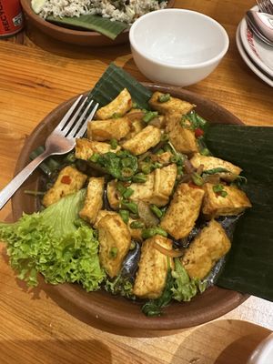 Basil tofu   at Sawasdee Thai Restaurant in Central Singapore