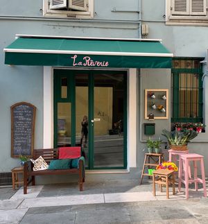 La Reverie si trova in una piazzetta caratteristica del centro di Parma in posizione visibile percorrendo via D’Azeglio  at La Reverie in Parma