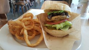 Dig in! at Tin'z Burger Market in Takasaki