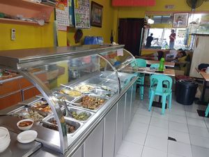 Many options at Heavenly Grace Vegetarian Restaurant in Manila