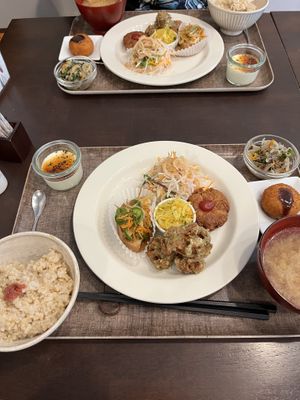 Lunch set  at Yuimaru in Minoo