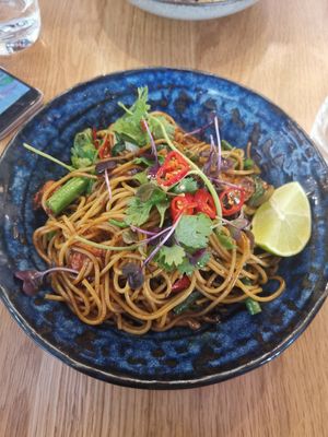 Vegan thai spaghetti at Thai Thani in Docklands