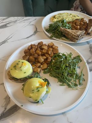 eggs benedict  at Evviva in Toronto