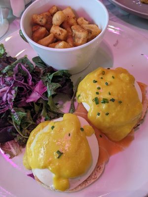 Eggs Benedict with salmon at Evviva in Toronto