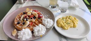What's that "scrambled egg" on the right? It's not good at Evviva in Toronto