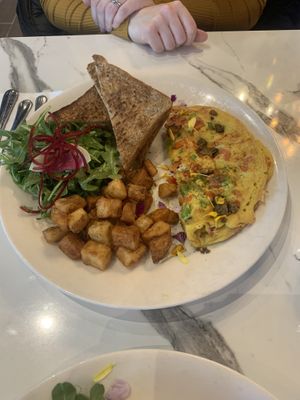 Vegan omelette at Evviva in Toronto