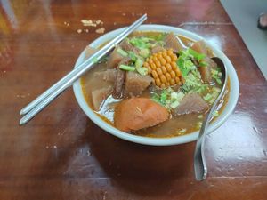 紅燒麵 at SuíYuán SùShí 隨緣素食 in New Taipei City