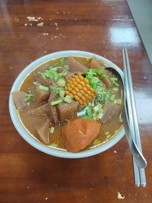 紅燒麵 at SuíYuán SùShí 隨緣素食 in New Taipei City