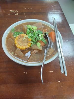 紅燒麵 at SuíYuán SùShí 隨緣素食 in New Taipei City