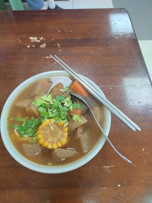 紅燒麵 at SuíYuán SùShí 隨緣素食 in New Taipei City