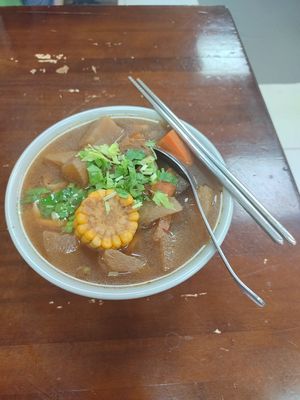 紅燒麵 at SuíYuán SùShí 隨緣素食 in New Taipei City