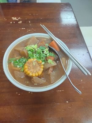 紅燒麵 at SuíYuán SùShí 隨緣素食 in New Taipei City