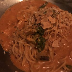 Vegan garlic snowing pasta at Mr. Lee in Seoul