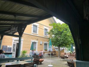 Blick auf die Terrasse  at Neuwirt in Saaldorf-surheim