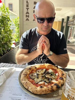 Vegan pizza   at Pepe Bianco in Salo