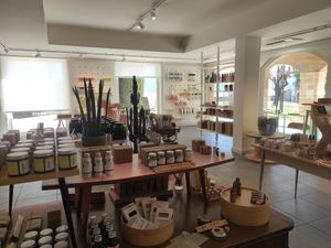 Zero waste shop at Nullo in Salo