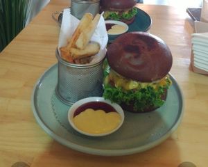 Double seitan burger at Mr Veggie San Pedro in San Pedro