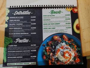 Entrances and pastas at Mr Veggie San Pedro in San Pedro