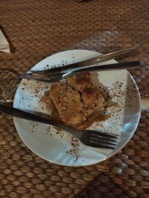 Crumble de maçã at Shanti in Braga