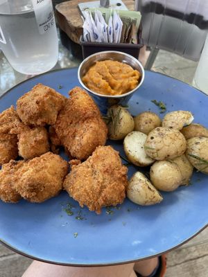   at Cafe Europa in Liberia