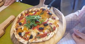 Vegan pizza at Shedshaker Brewing Company in Castlemaine