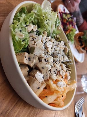 Japanese bowl at Millefolium in Pau