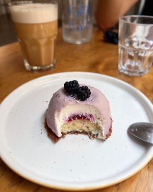 Dessert coco-mûre  at Millefolium in Pau