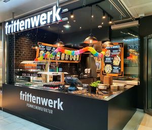 To go counter at Frittenwerk - Hbf Düsseldorf in Dusseldorf