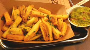 Garlic fries with guacamole at Frittenwerk - Hbf Düsseldorf in Dusseldorf