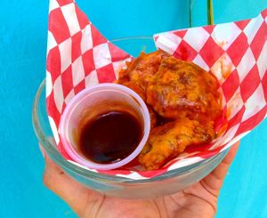 Boneless made with soy protein, choose between two sauces (BBQ, buffalo, desert island sauce) at Panza Vegana in Merida