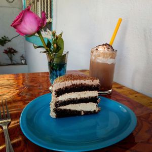 Moka cake with ice cream coffee. Everything it's vegan. at Panza Vegana in Merida
