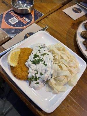 Schnitzel with Alfredo pasta. Very mid. 4/10    at Terradan Pub in Ankara