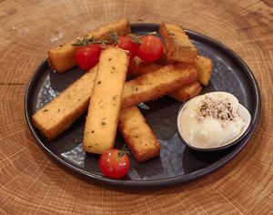 polenta frietjes, gerecht van de kaart at Tessa's Place in Deventer