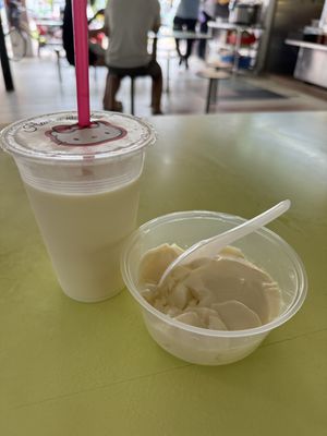 Bean curd and Soybean Drink   at MAC Soya in Central Singapore