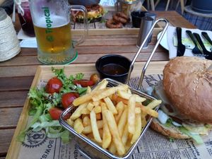 Burger vegan at Good Vibes in Gran Canaria