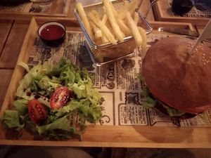 Old School burguer at Good Vibes in Gran Canaria