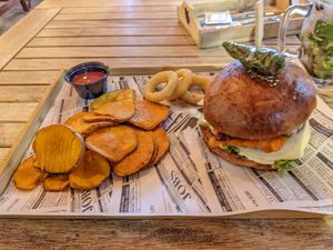 Vegetarian Mexico burger with sweet potato at Good Vibes in Gran Canaria